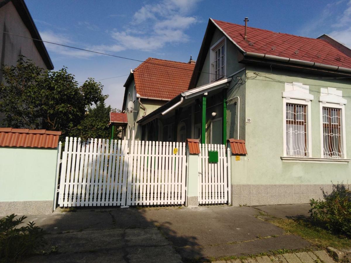 Orgona Vendeghaz Miskolc Apartment Exterior photo